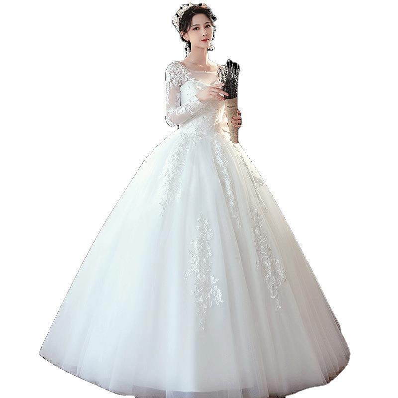 Langarm-Brautkleid mit langer Schleppe